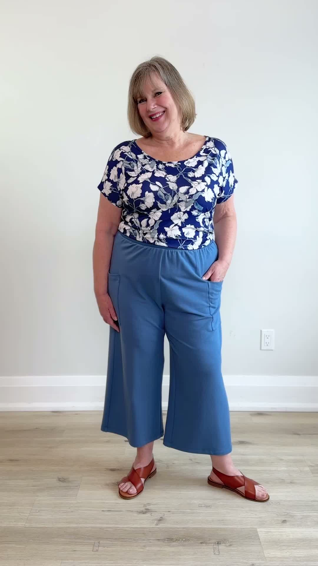 Sachi wide leg lounge capri pant | Women's Clothing Canada | Miik